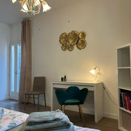 Ca' Rioba - Patio Privato E Vista Canale A Cannaregio Βενετία