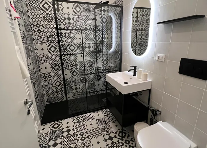 アパート Ca' Rioba - Patio Privato E Vista Canale A Cannaregio ヴェネツィア