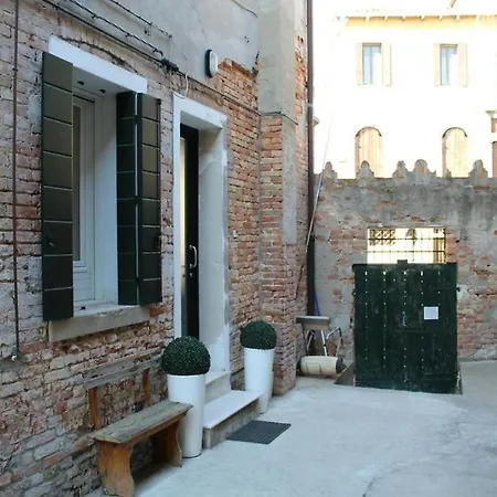 Ca' Rioba - Patio Privato E Vista Canale A Cannaregio דירה *